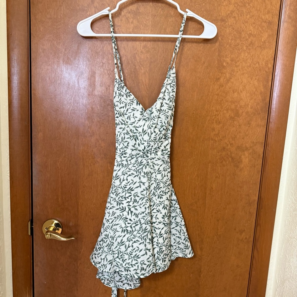 NWOT Princess Polly Romper